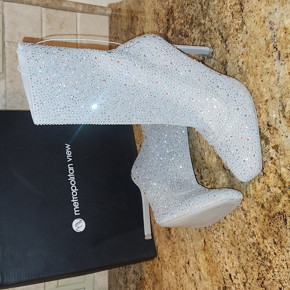 Rhinestone Encrusted Bling Stretch Boots. Metropolitan View. Gray. NEW! - Picture 11 of 16